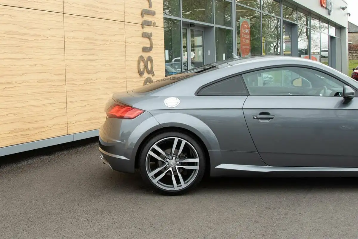 2018-audi-tt-coupe-18-tfsi-s-line-big-7