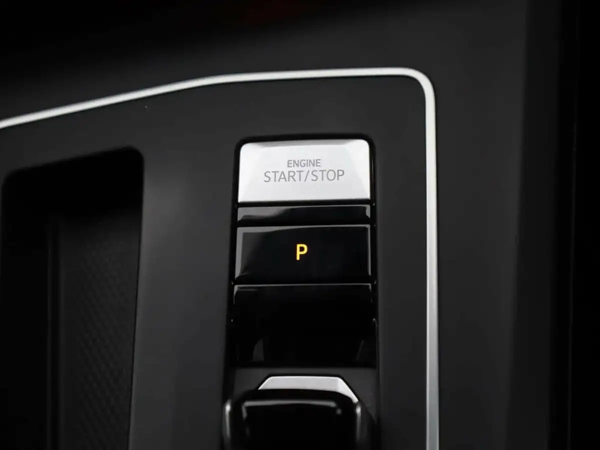 2020-volkswagen-golf-15-etsi-r-line-150ps-hatchback-big-18