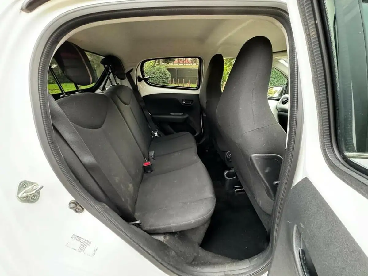 2014-peugeot-108-12-allure-vti-puretech-hatchback-5d-big-12
