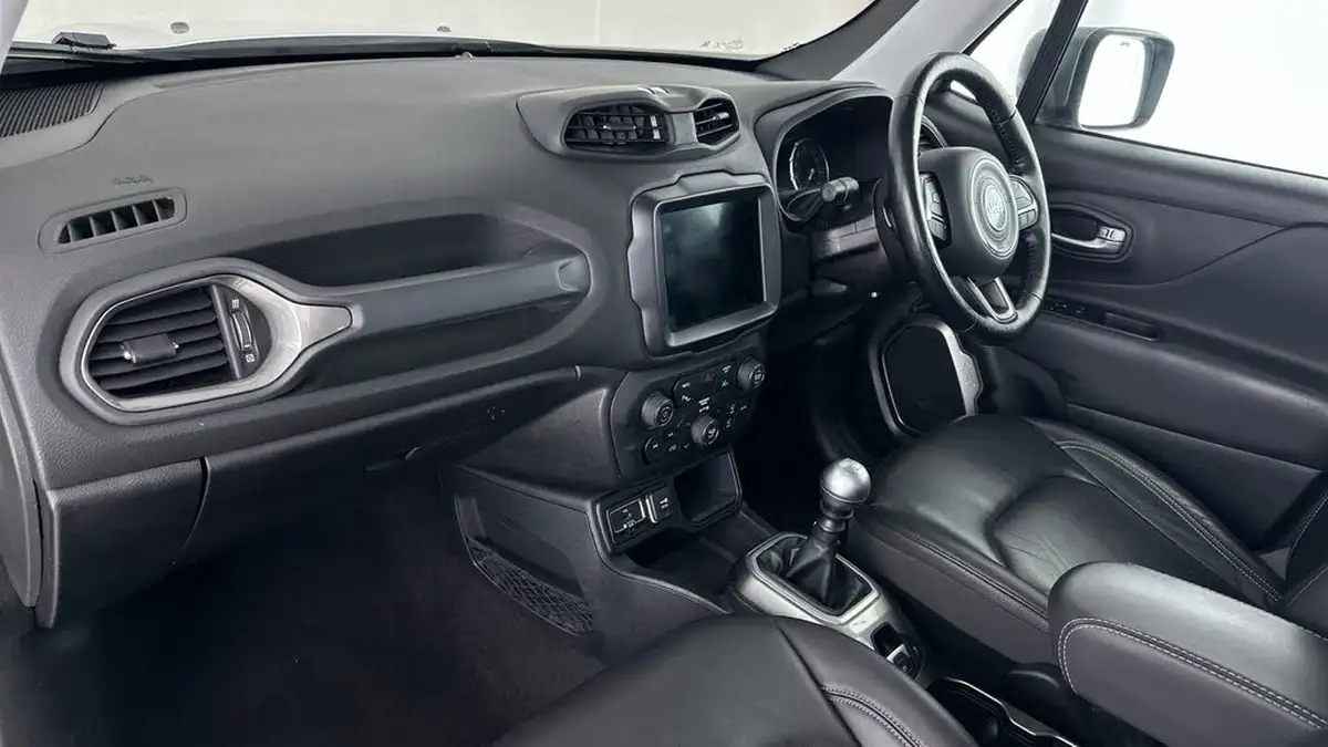 2019-jeep-renegade-10-gse-limited-big-9