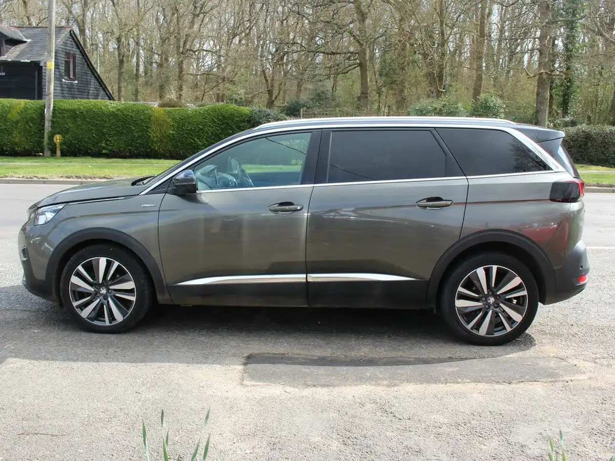 2019-peugeot-5008-suv-12-puretech-gt-line-premium-eat8-big-31