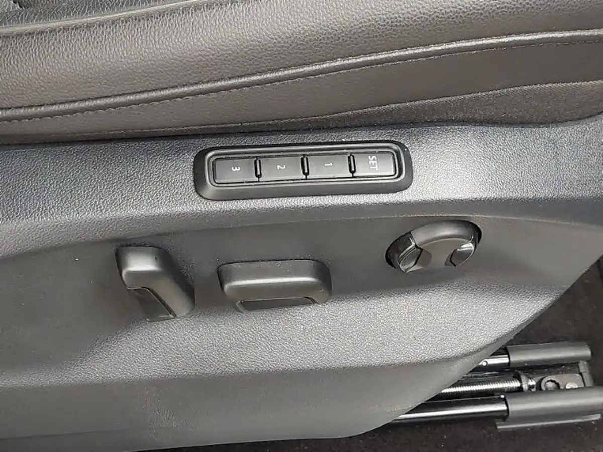 2023-seat-tarraco-15-ecotsi-xperience-lux-dsg-big-13