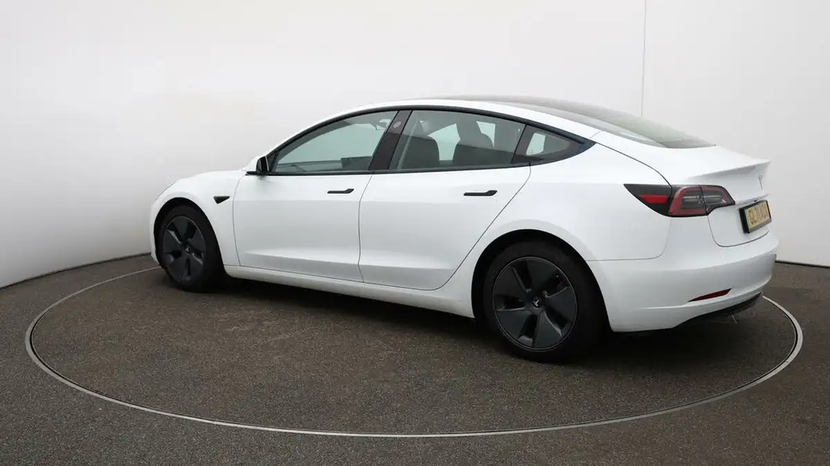 2021-tesla-model-3-e-standard-plus-big-27