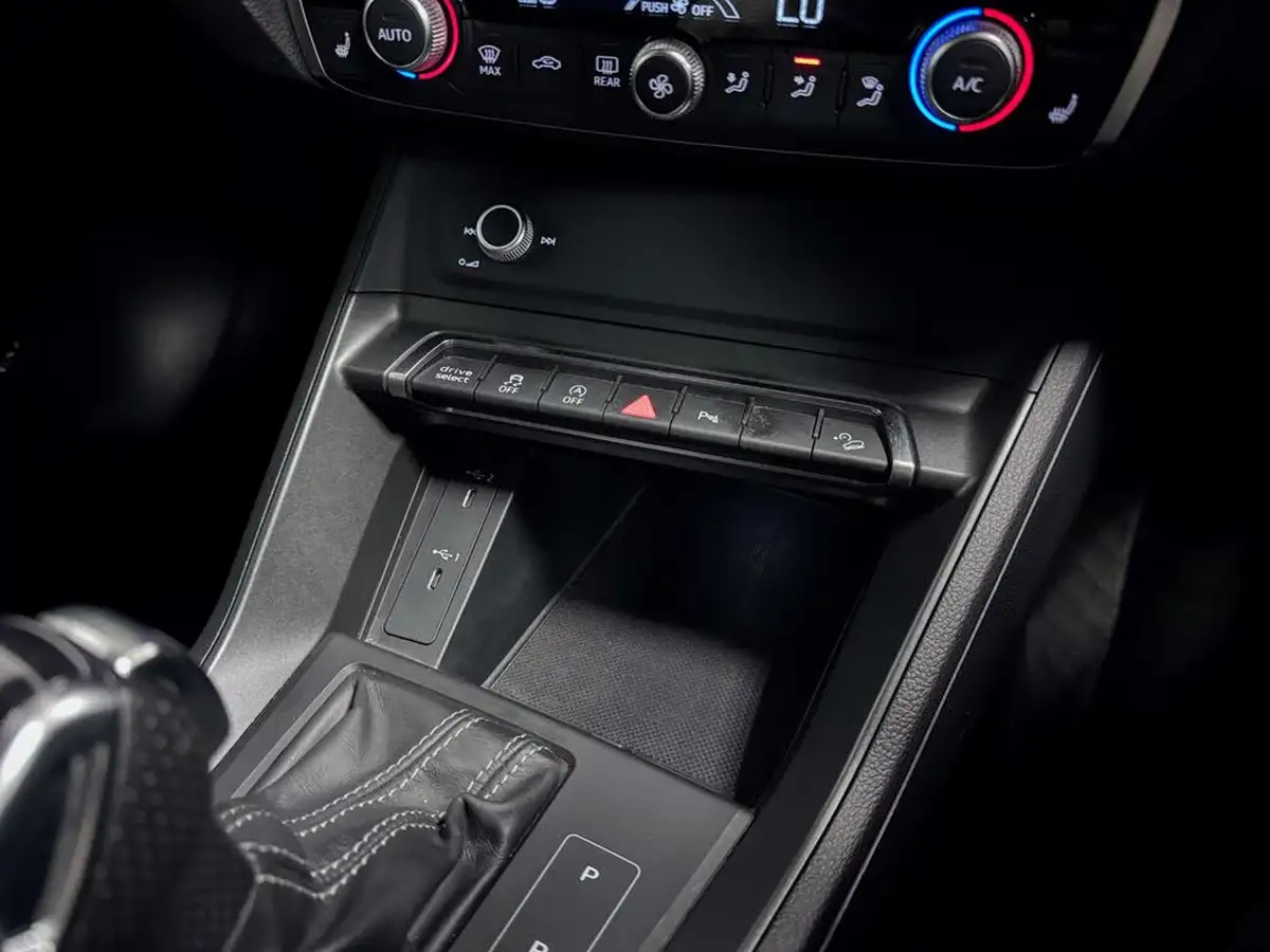 2022-audi-q3-15-35-tfsi-black-edition-cod-sportback-s-tronic-big-28