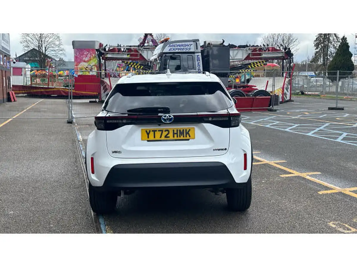 2022-toyota-yaris-cross-15-vvt-i-design-big-18