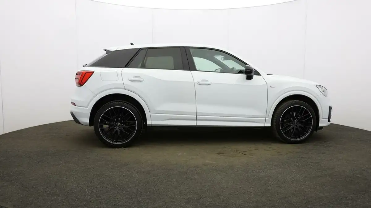 2019-audi-q2-15-35-tfsi-black-edition-cod-s-tronic-big-44