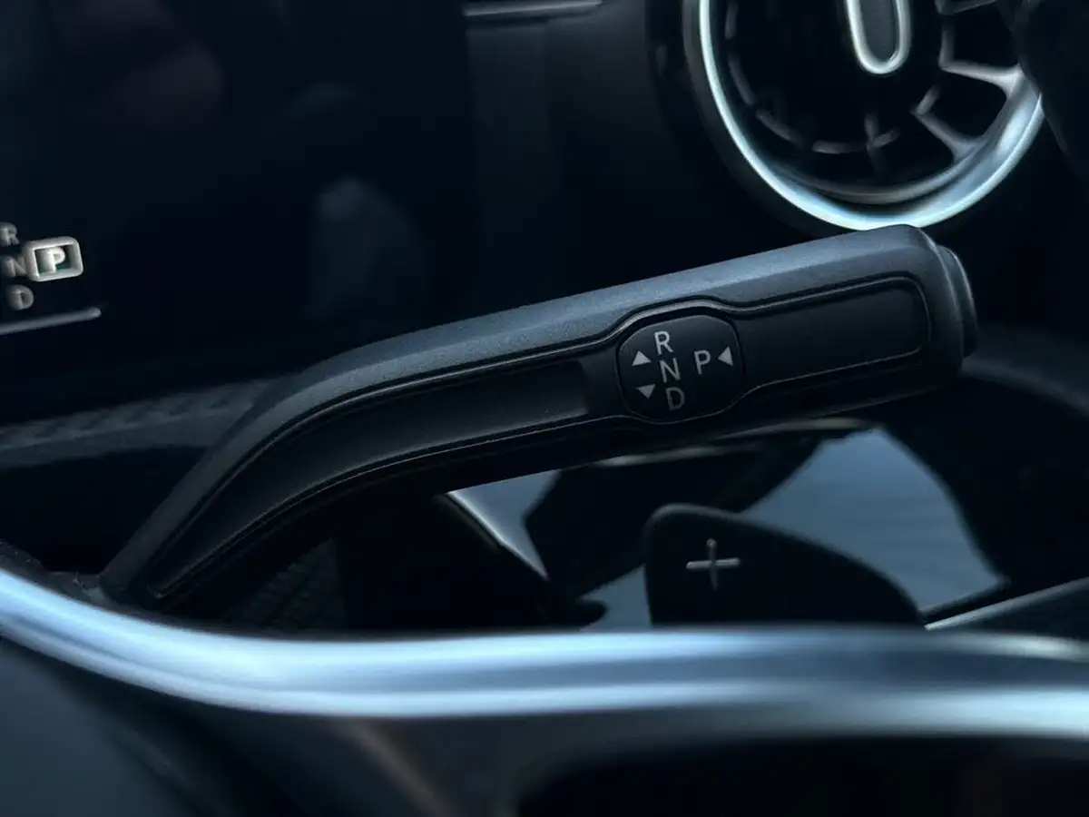 2021-mercedes-benz-a-class-13-a180-se-7g-dct-big-21