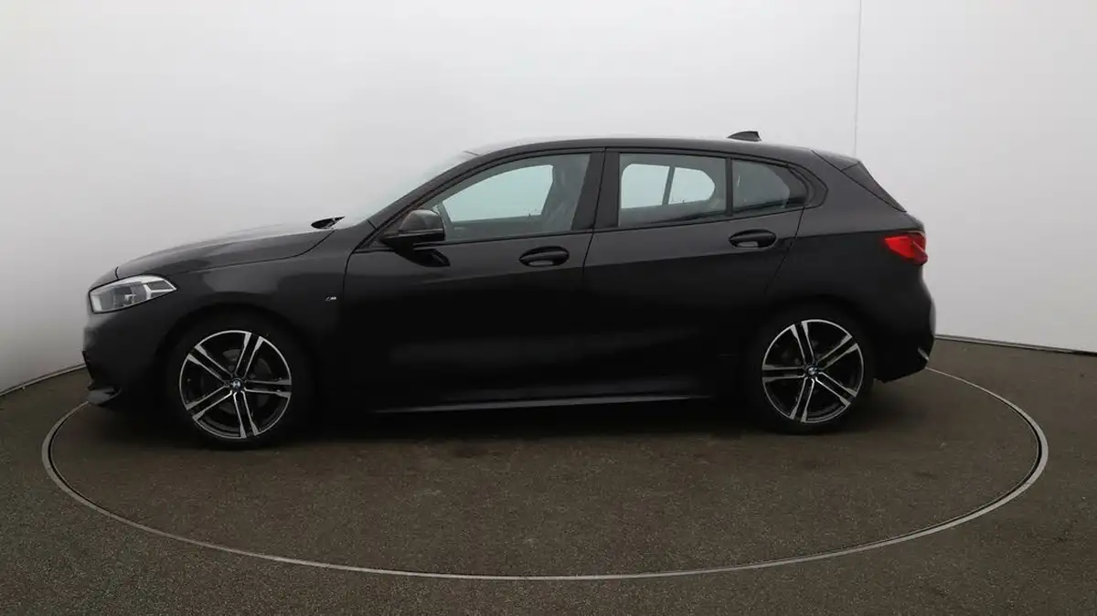 2022-bmw-1-series-15-118i-m-sport-lcp-big-4