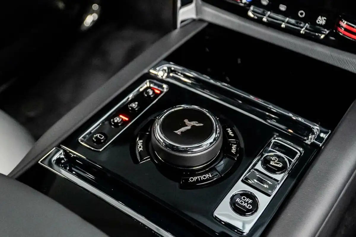 2024-rolls-royce-cullinan-675-big-33
