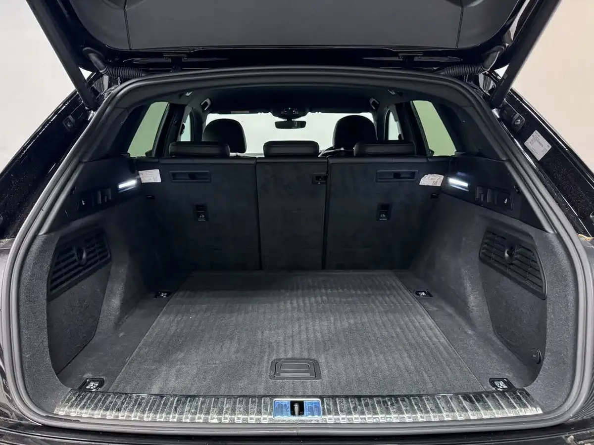 2022-audi-e-tron-50e-black-edition-station-wagon-big-7