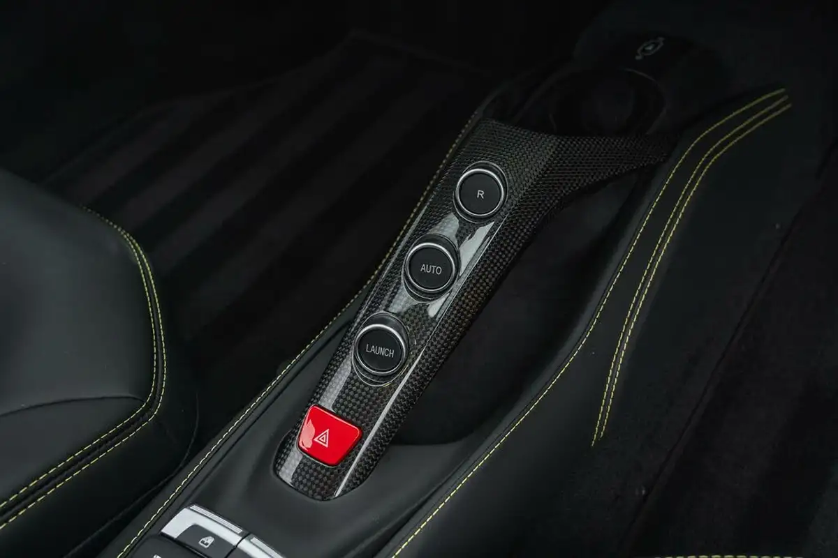2018-ferrari-488-39-488-gtb-big-50