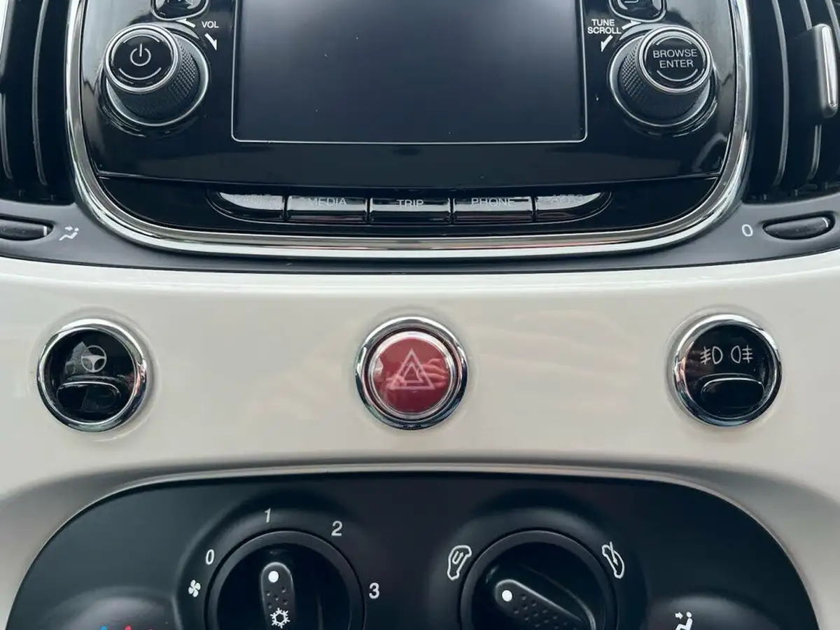 2016-fiat-500-12-lounge-big-24