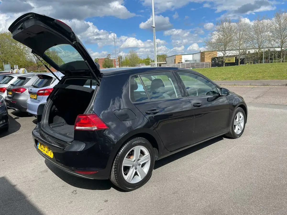 2015-volkswagen-golf-14-match-5d-big-11