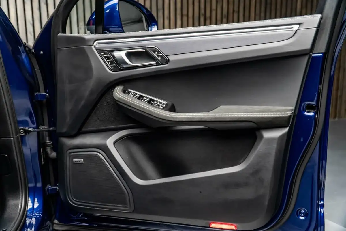 2022-porsche-macan-29-v6-gts-big-30