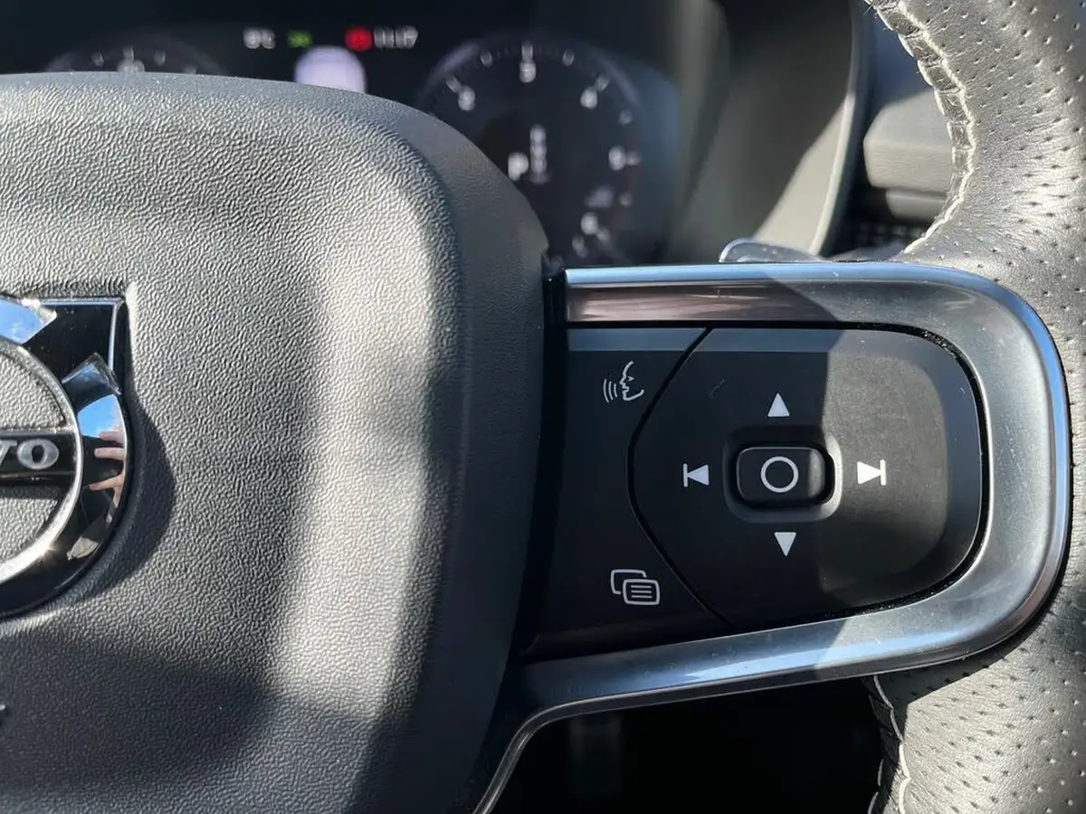2019-volvo-xc40-20td-d3-r-design-awd-geartronic-big-21