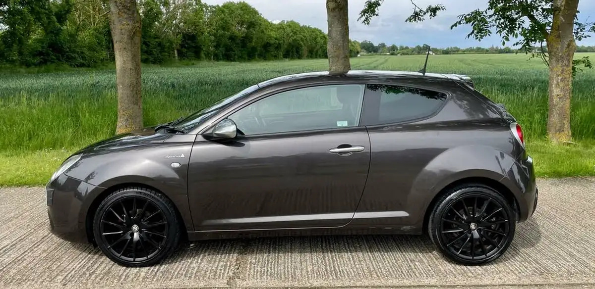 2013-alfa-romeo-mito-09-sportiva-875-tb-105bhp-big-15