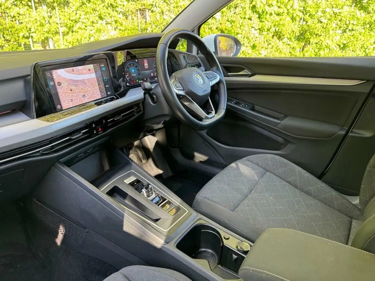 2021-volkswagen-golf-15-etsi-life-150ps-hatchback-big-14