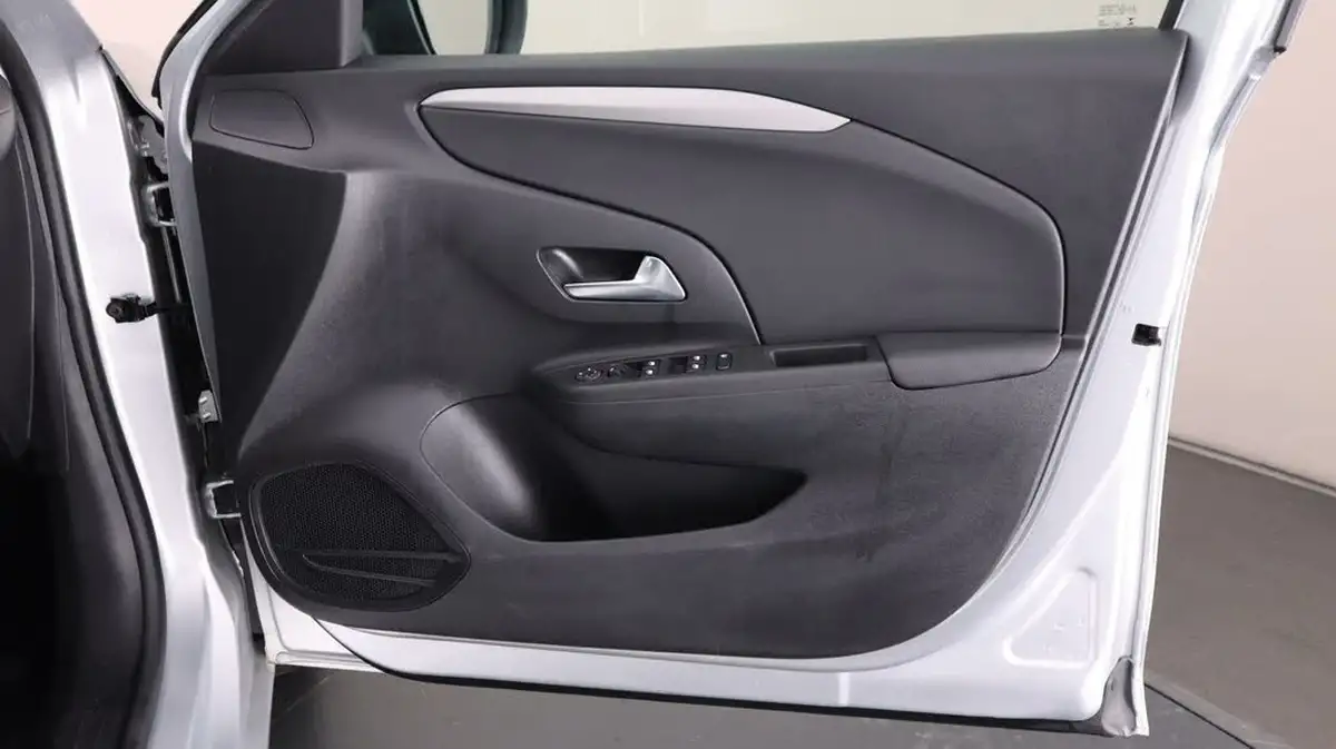2023-vauxhall-corsa-12i-design-big-14