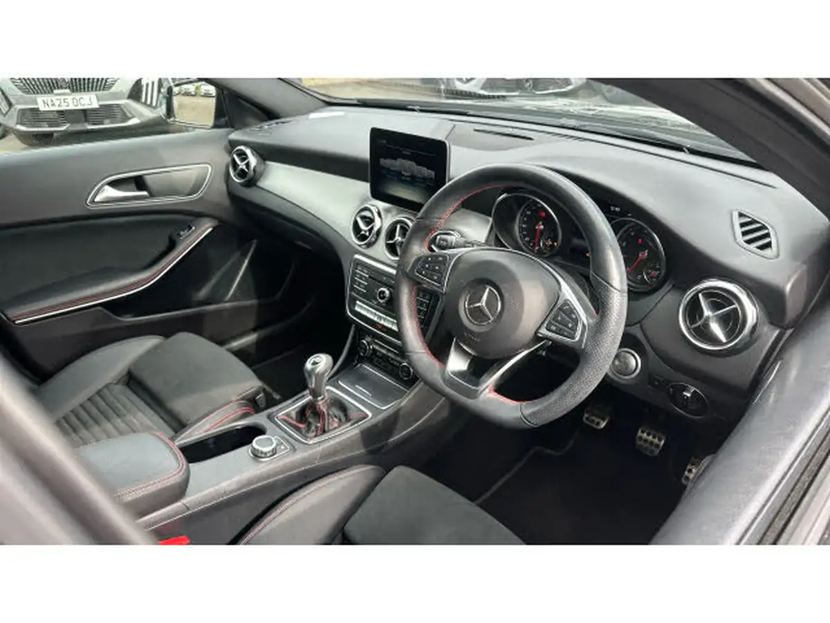 2019-mercedes-benz-gla-class-16-gla-200-amg-line-edition-big-10