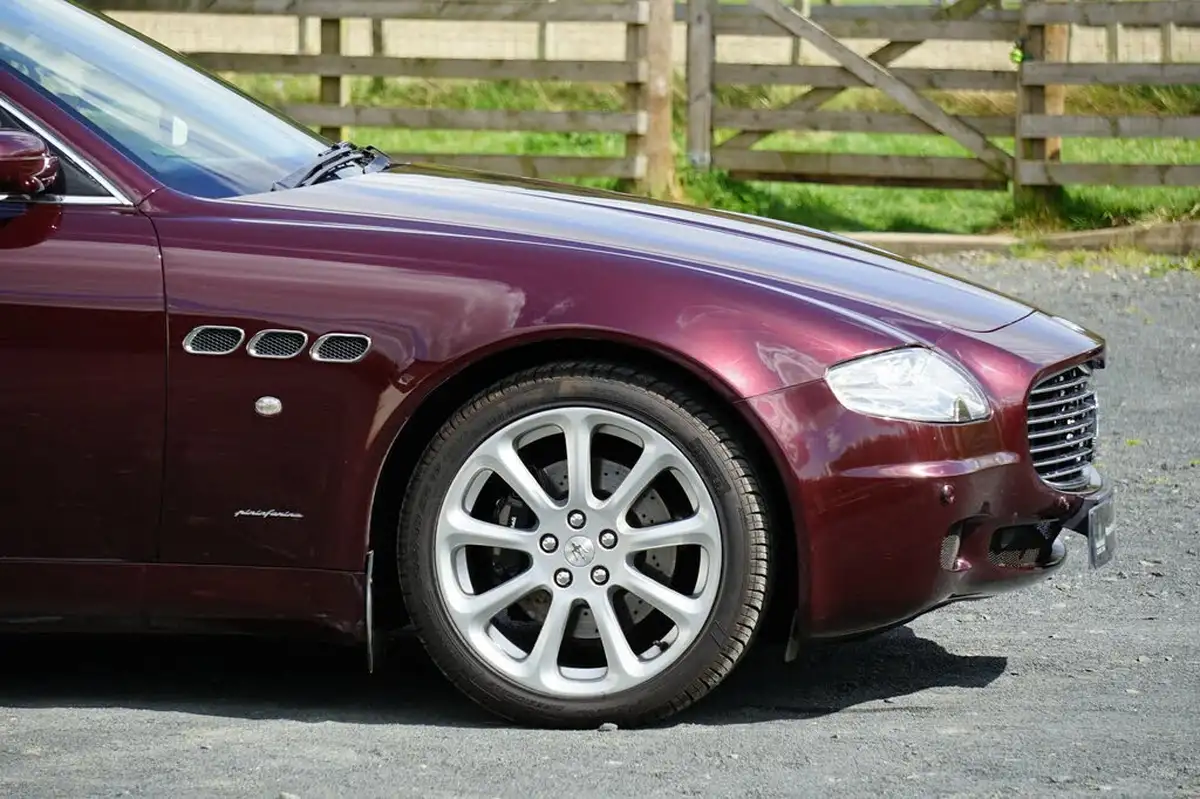2007-maserati-quattroporte-42-auto-big-5