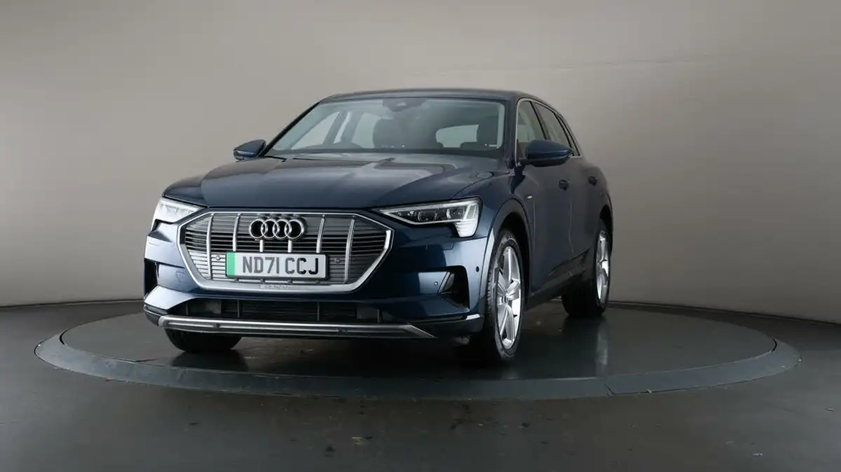 2021-audi-e-tron-50e-technik-station-wagon-big-40