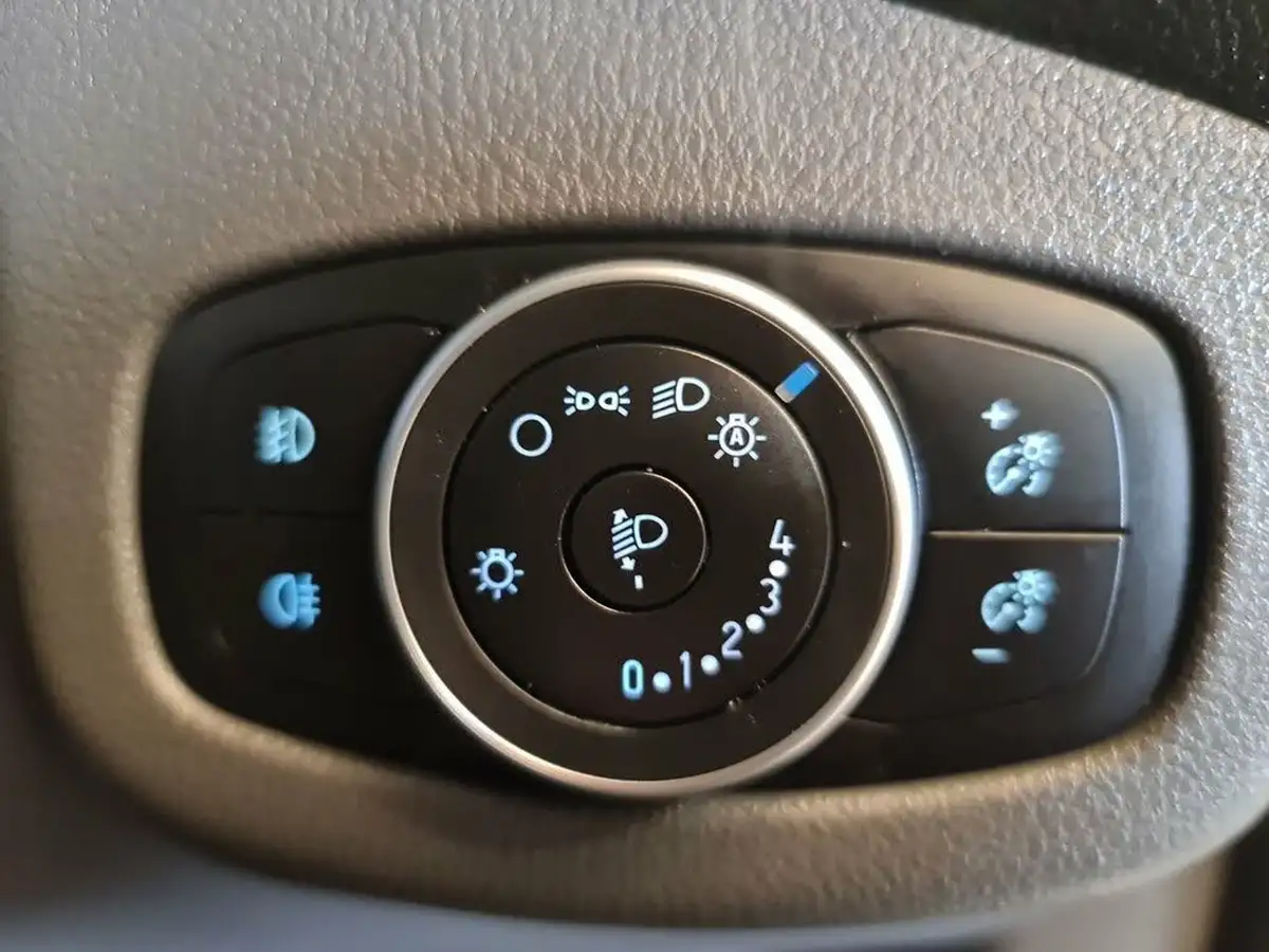 2021-ford-transit-connect-15-ecoblue-l2-240-limited-big-23