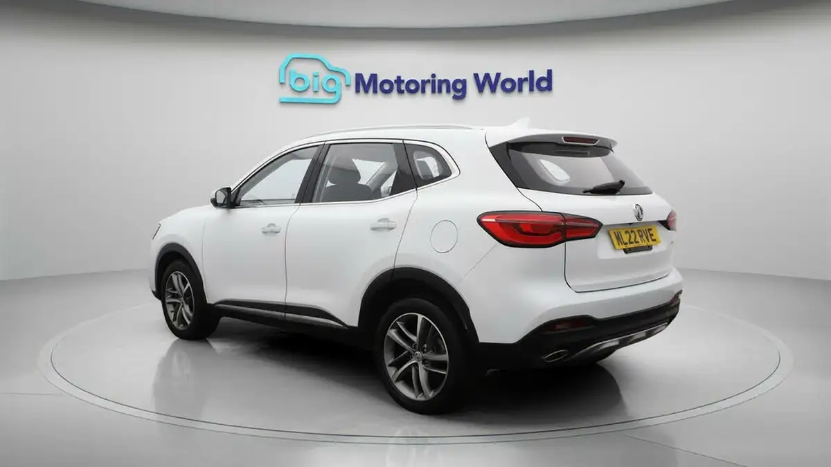 2022-mg-hs-15t-gdi-excite-162ps-big-5