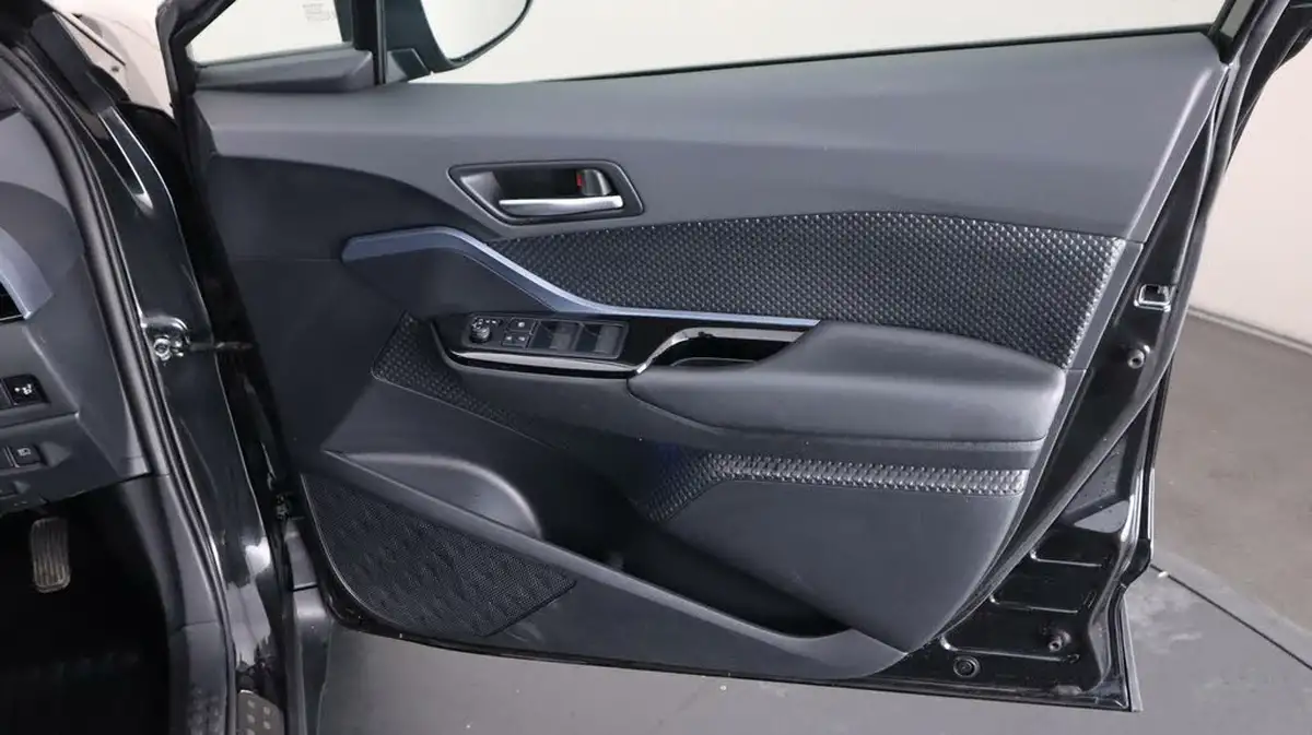 2021-toyota-c-hr-18-vvt-i-design-big-14