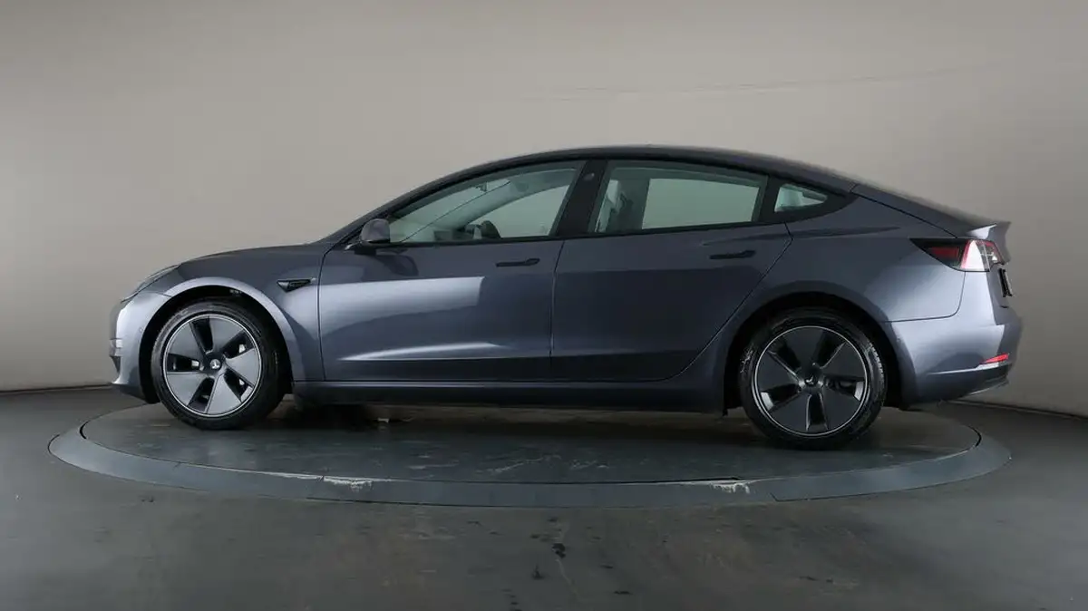 2021-tesla-model-3-e-long-range-awd-big-27