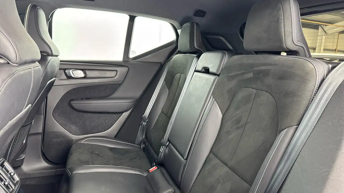 2021-volvo-xc40-15-t5-r-design-pro-262bhp-big-13