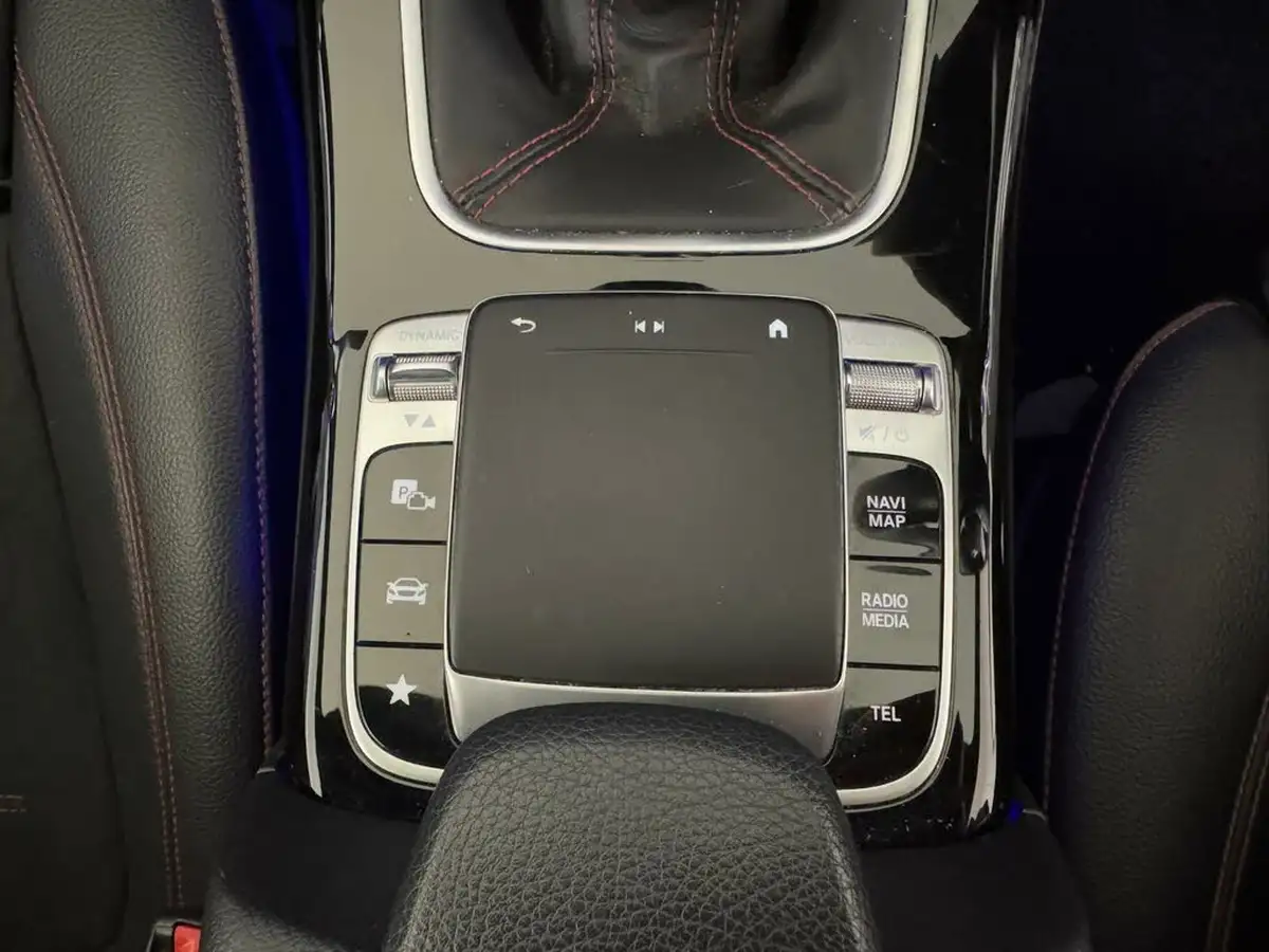 2020-mercedes-benz-a-class-13-a200-amg-line-premium-hatchback-5d-big-30
