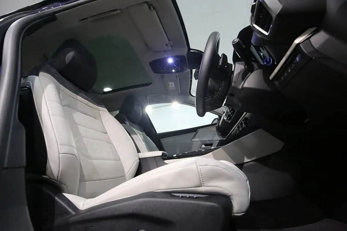 2024-citroen-c5-x-16-puretech-hypnos-big-21