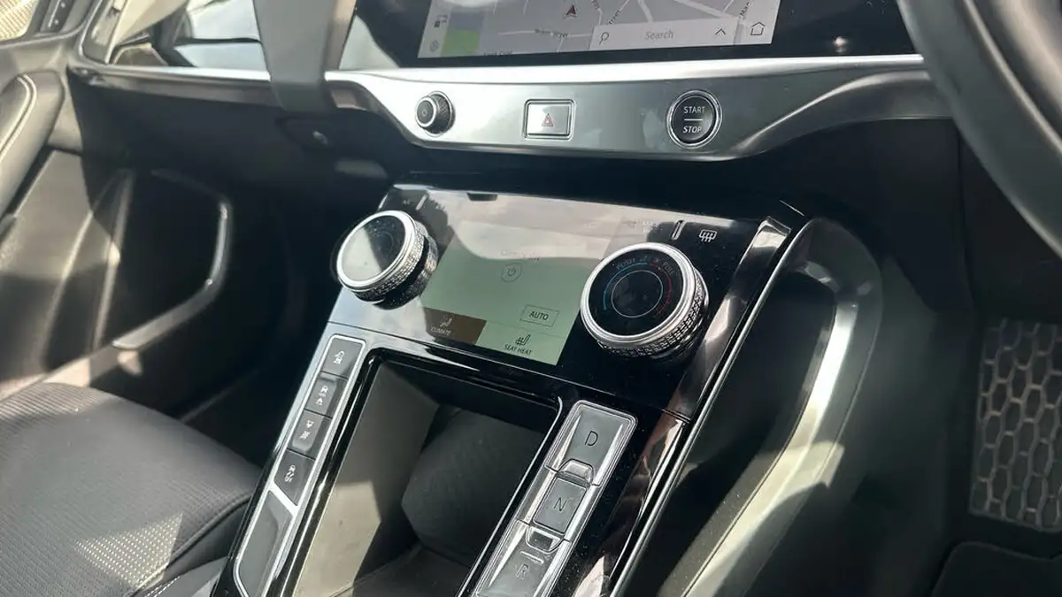2022-jaguar-i-pace-ev400-hse-black-big-12
