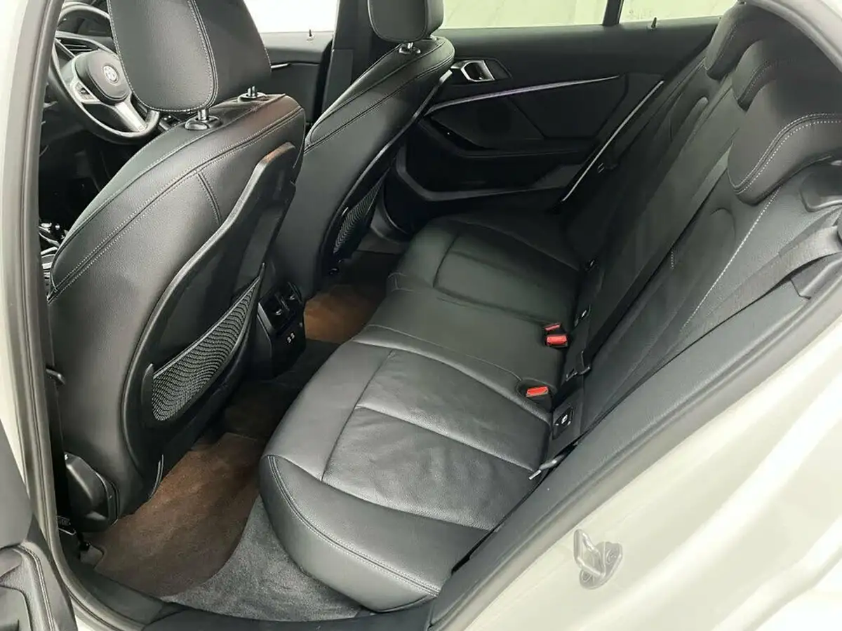 2022-bmw-1-series-20td-118d-m-sport-lcp-auto-big-30
