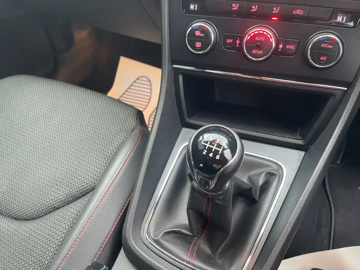 2015-seat-leon-14-fr-tech-pack-tsi-hatchback-5d-1390cc-big-22