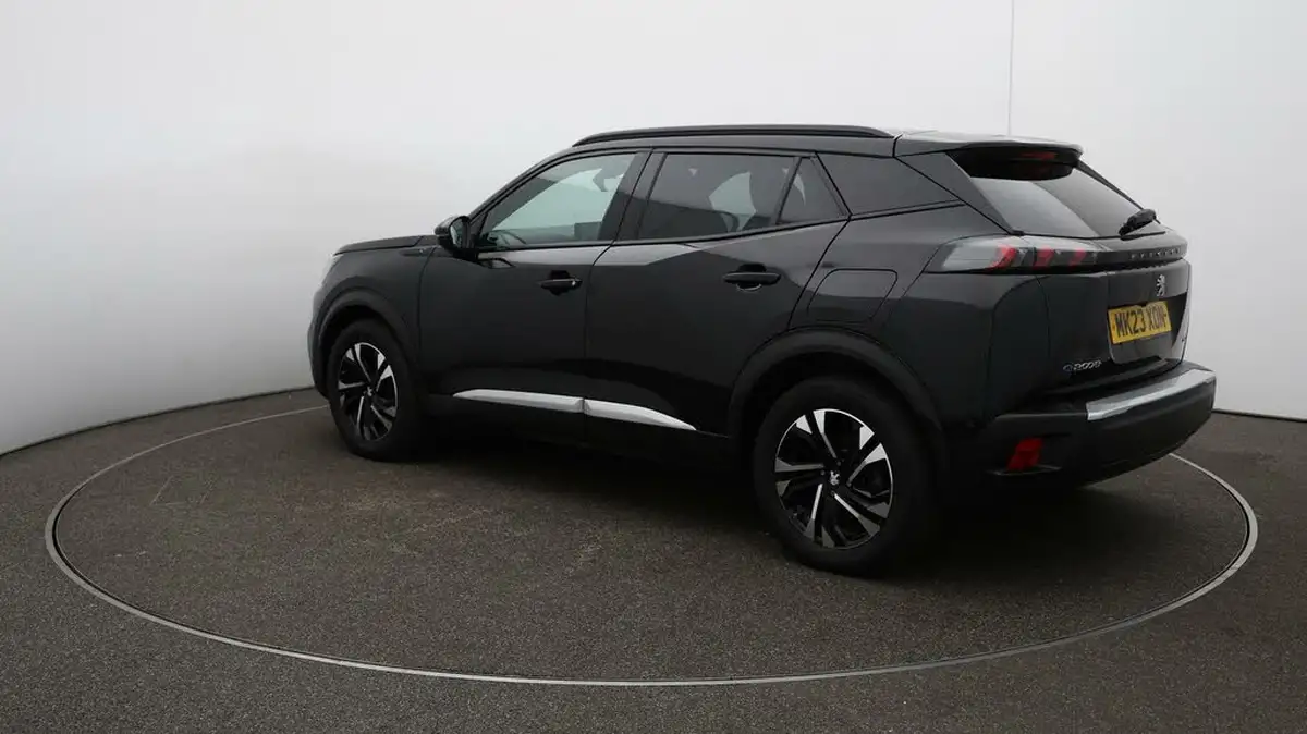 2023-peugeot-2008-suv-e-gt-136bhp-50kwh-station-wagon-big-37