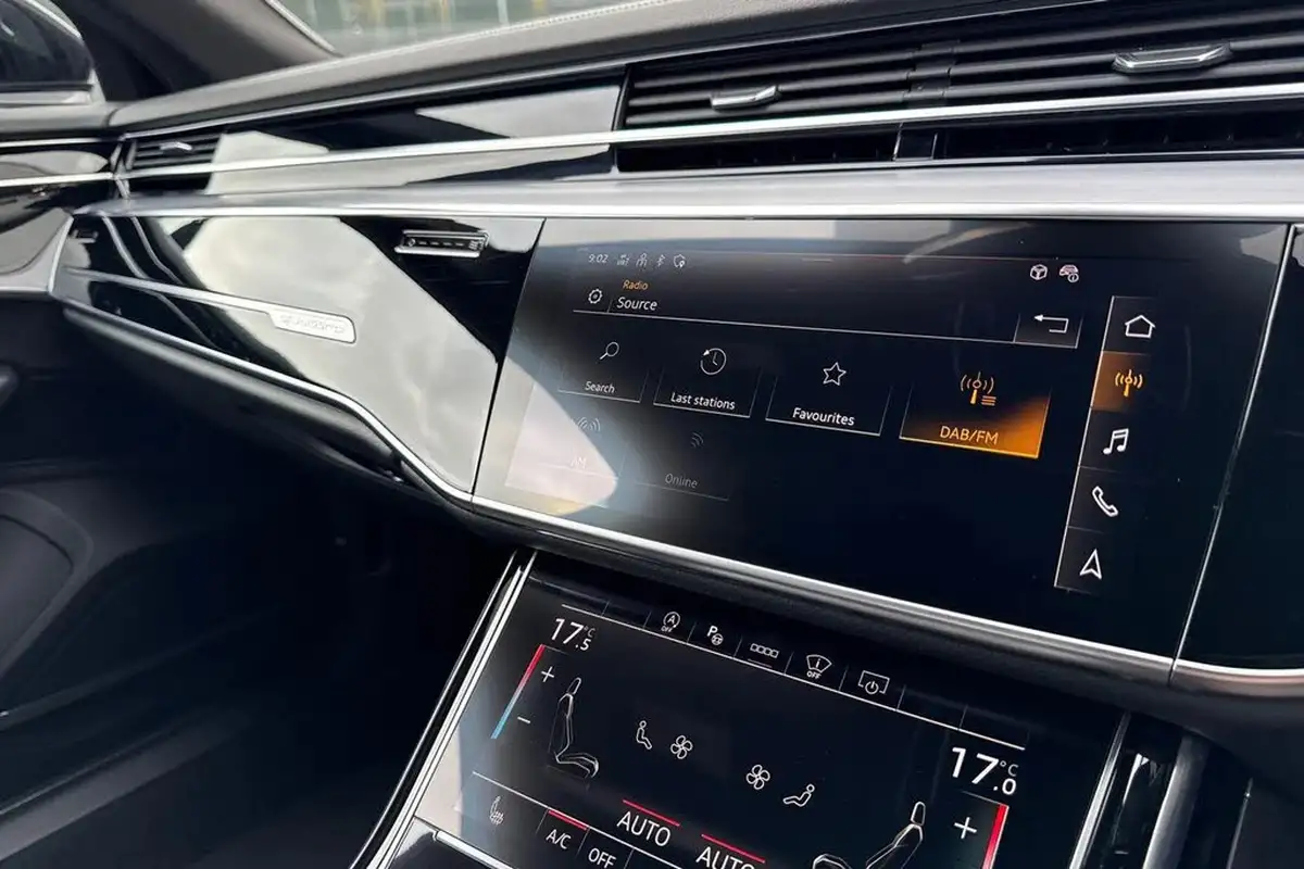 2022-audi-a8-30-50-tdi-black-edition-big-39