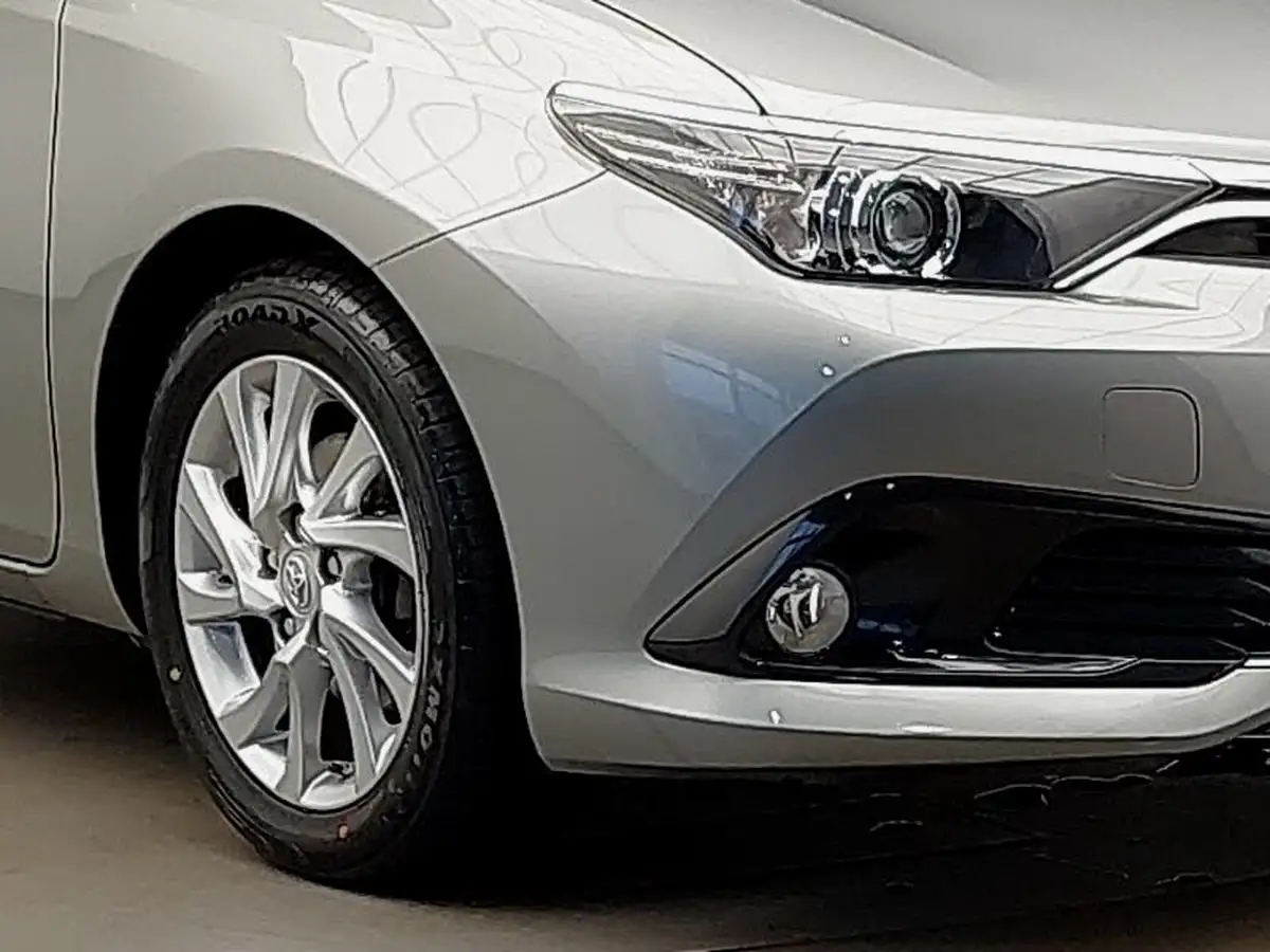 2017-toyota-auris-16d-business-edition-tss-hatchback-big-8