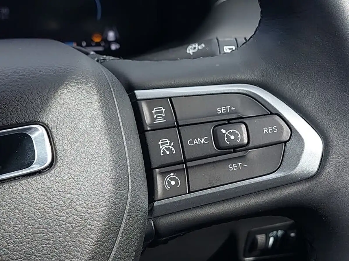 2024-jeep-compass-13-gse-s-big-18