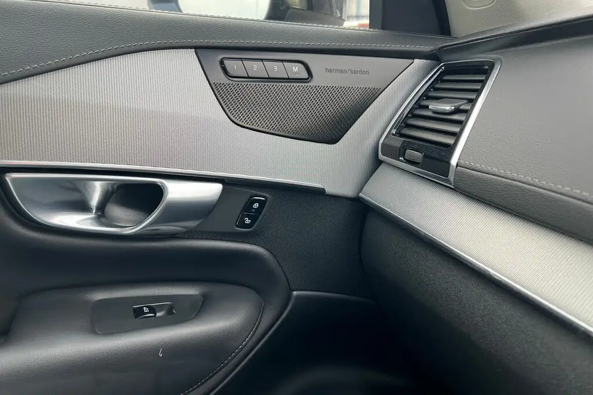 2024-volvo-xc90-20-t8-plus-big-22