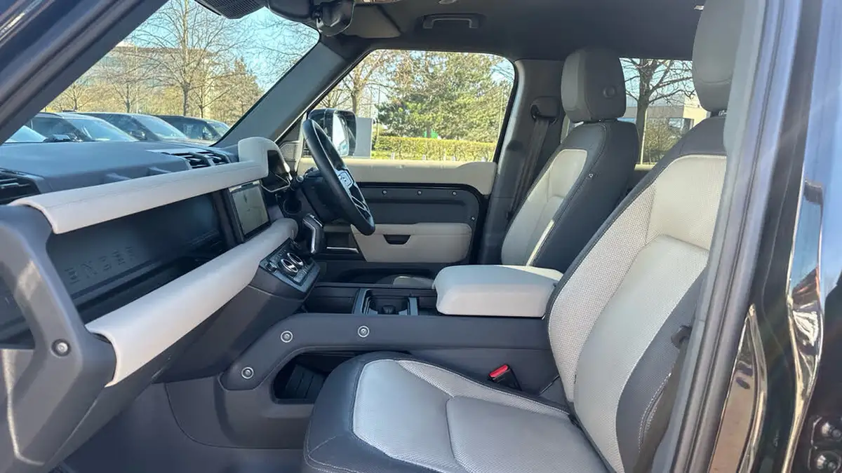 2022-land-rover-110-defender-20-p400e-x-dynamic-se-big-2