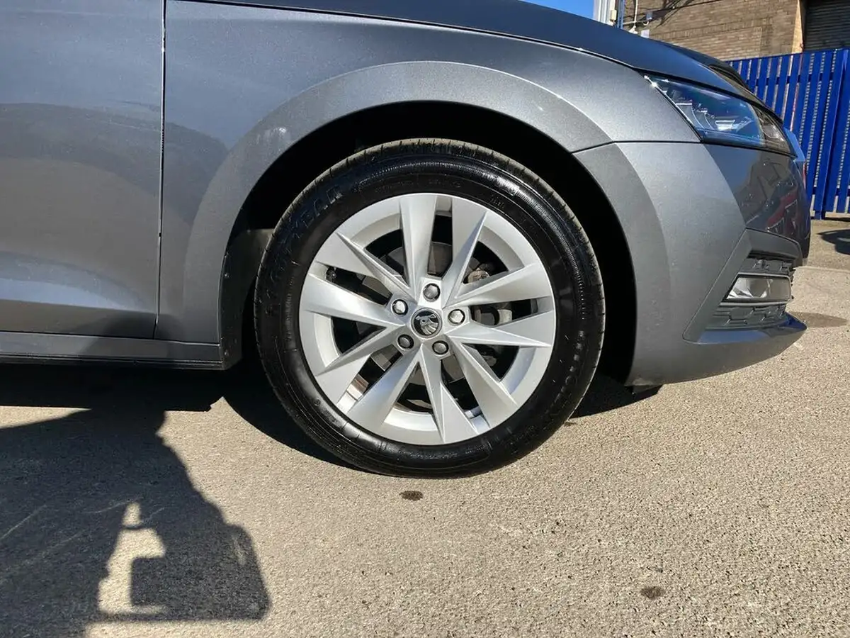 2023-skoda-octavia-15-tsi-e-tec-se-l-hatchback-big-6