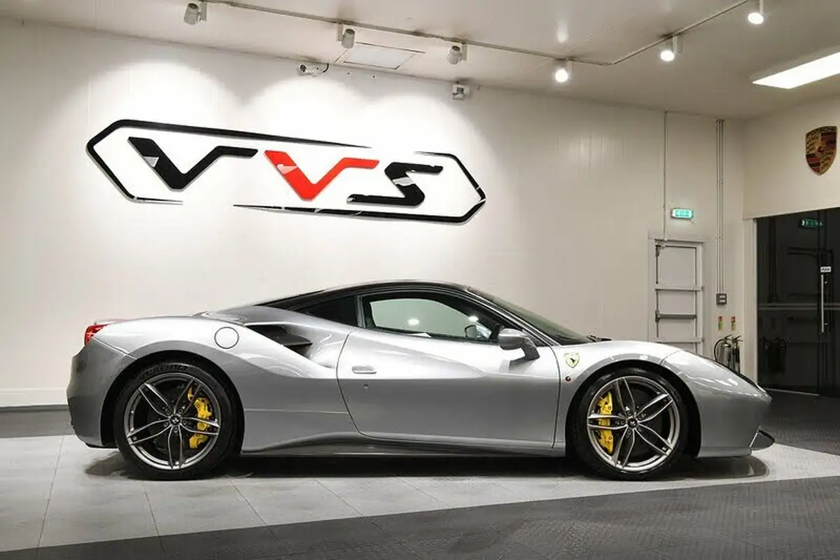 2017-ferrari-488-39-488-gtb-big-1