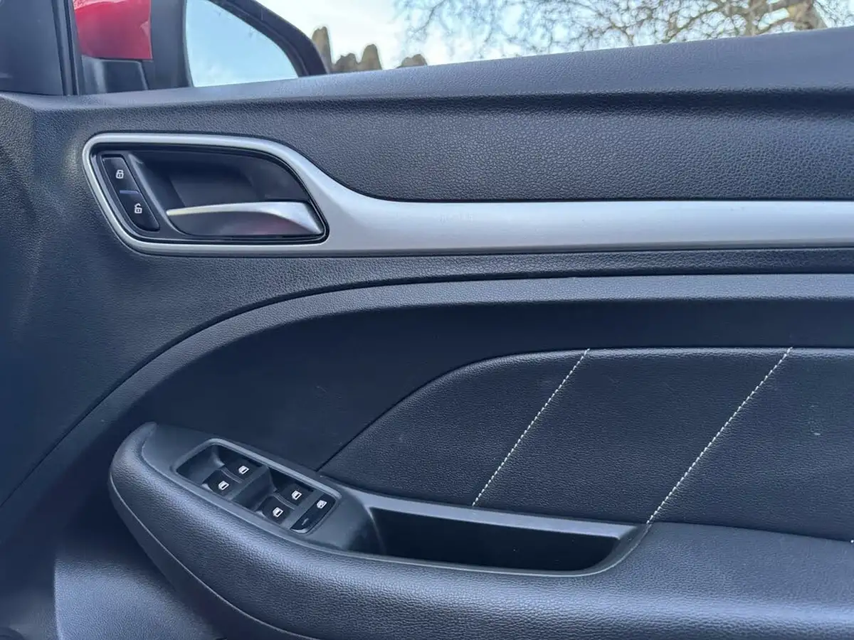 2020-mg-zs-suv-e-exclusive-ev-big-38