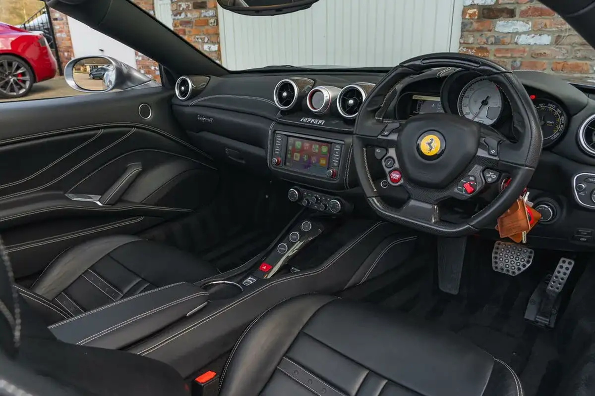 2016-ferrari-california-39-t-big-2