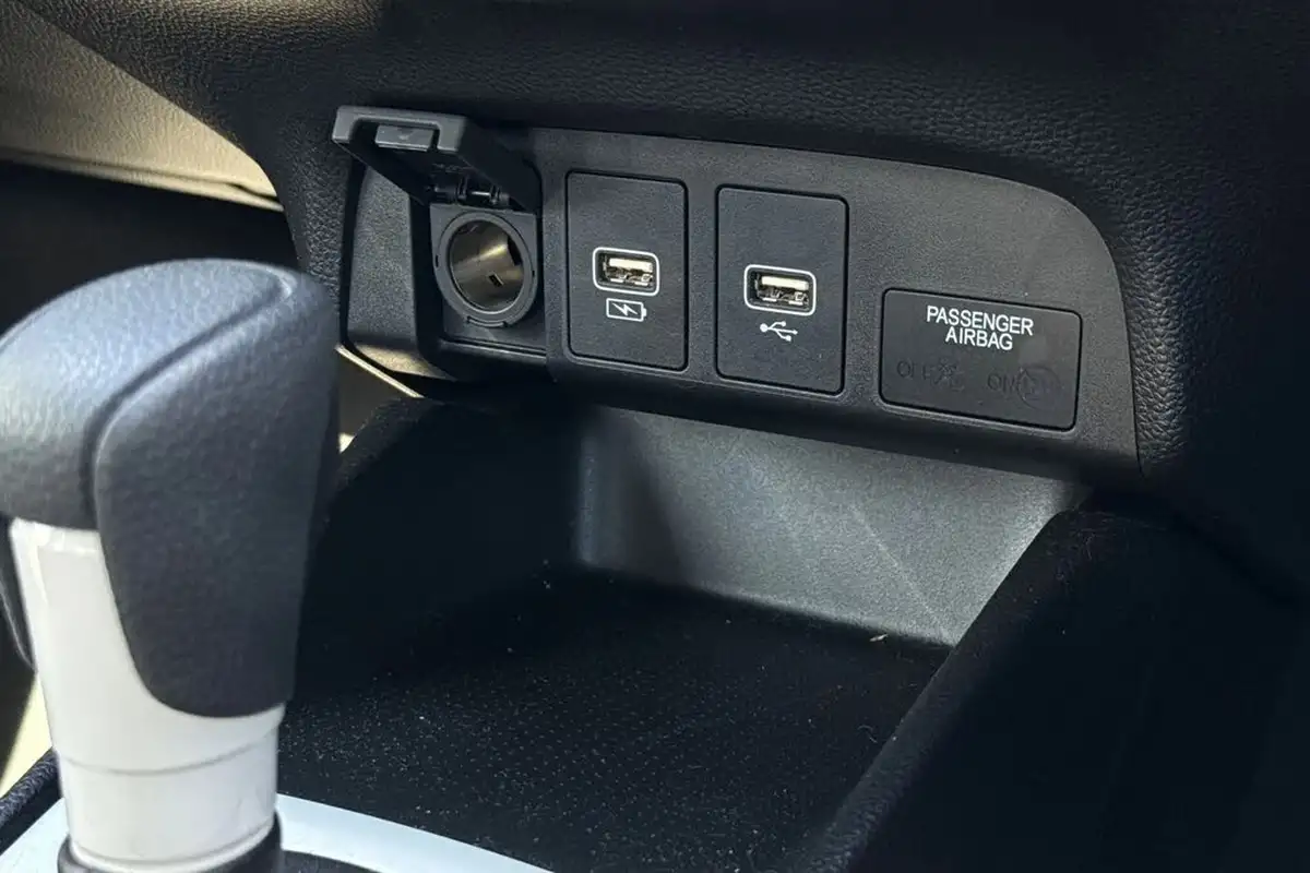 2023-honda-jazz-15-i-mmd-elegance-big-34