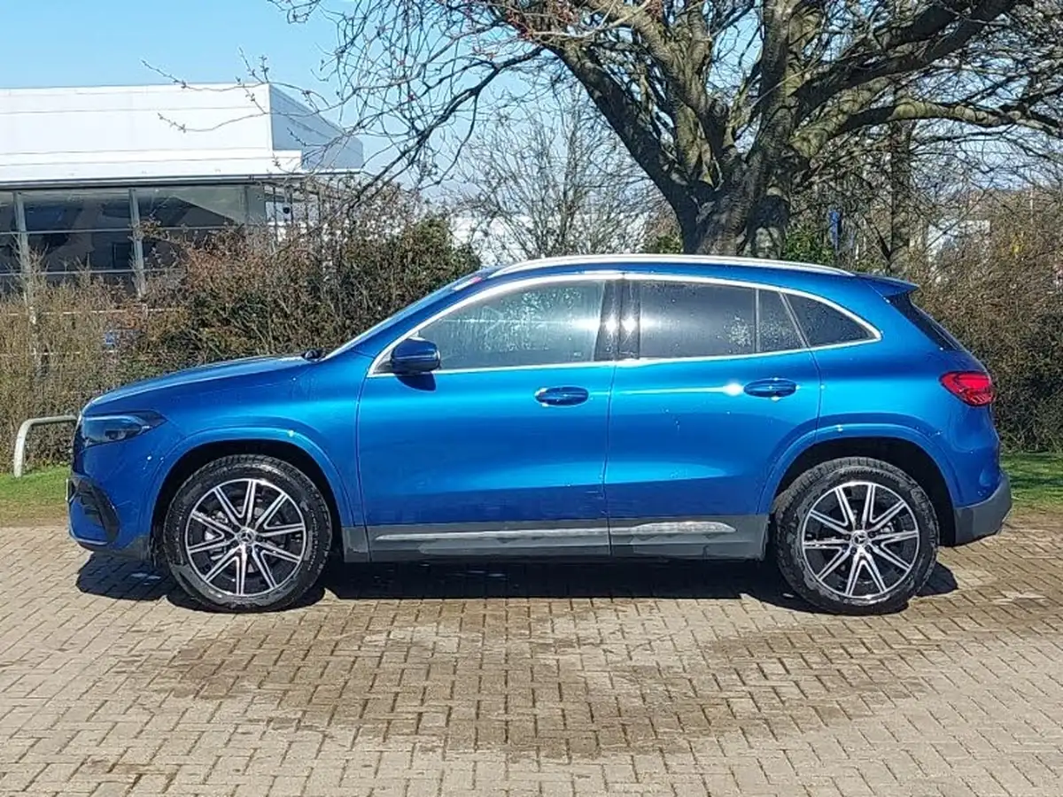 2024-mercedes-benz-eqa-e-eqa-250-amg-line-executive-big-3