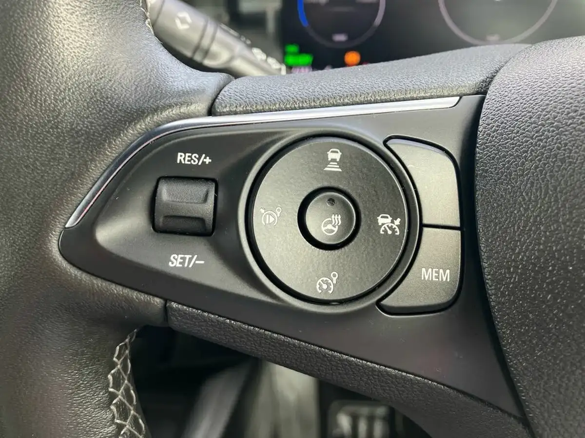 2023-vauxhall-mokka-e-ultimate-big-15