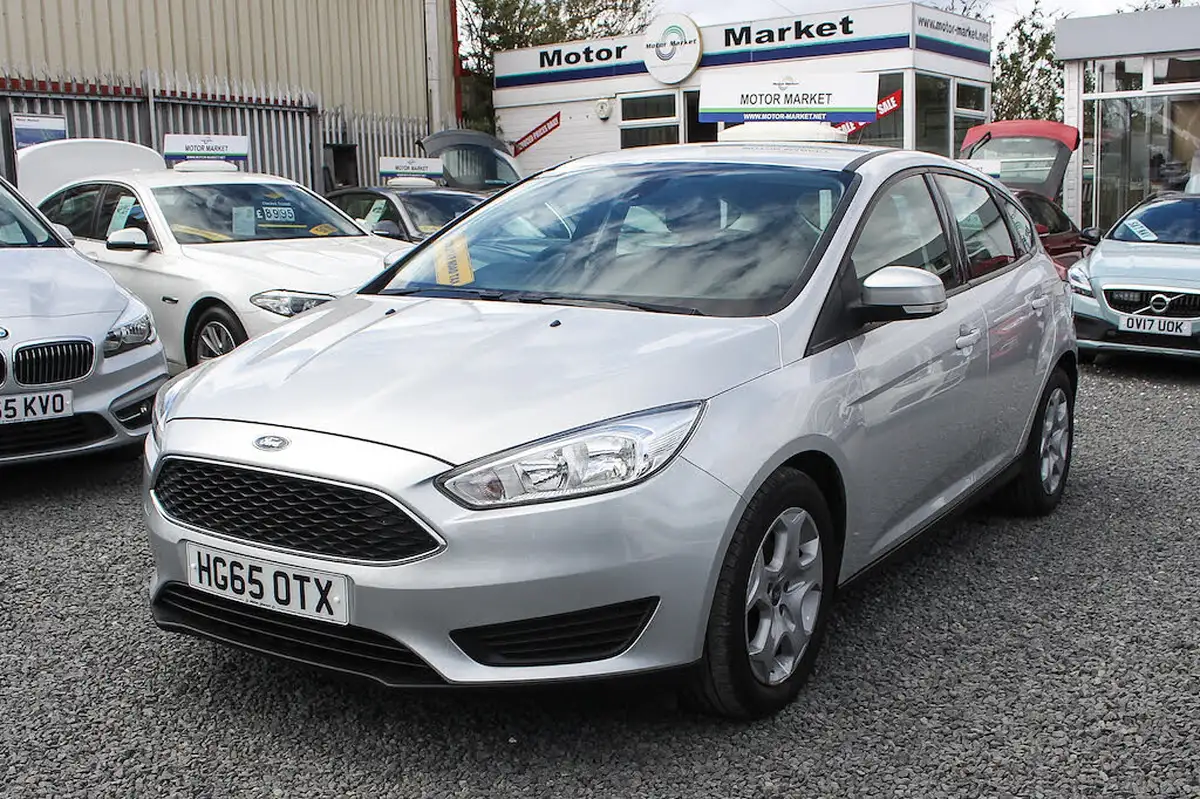 2016-ford-focus-15tdci-style-95ps-hatchback-big-4