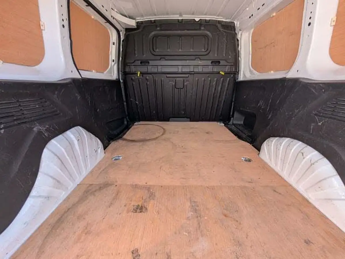 2021-peugeot-partner-15-bluehdi-1000-professional-100ps-eu6dt-panel-big-10